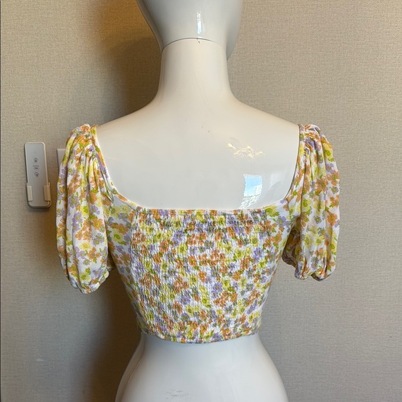 Sophie Rue Yellow Crop Blouse with Tie Front and Short Sleeves - Picture 5 of 5